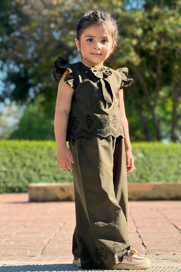 The olive chikankari set ec26