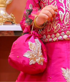 Plain patch Pouch (shocking pink)