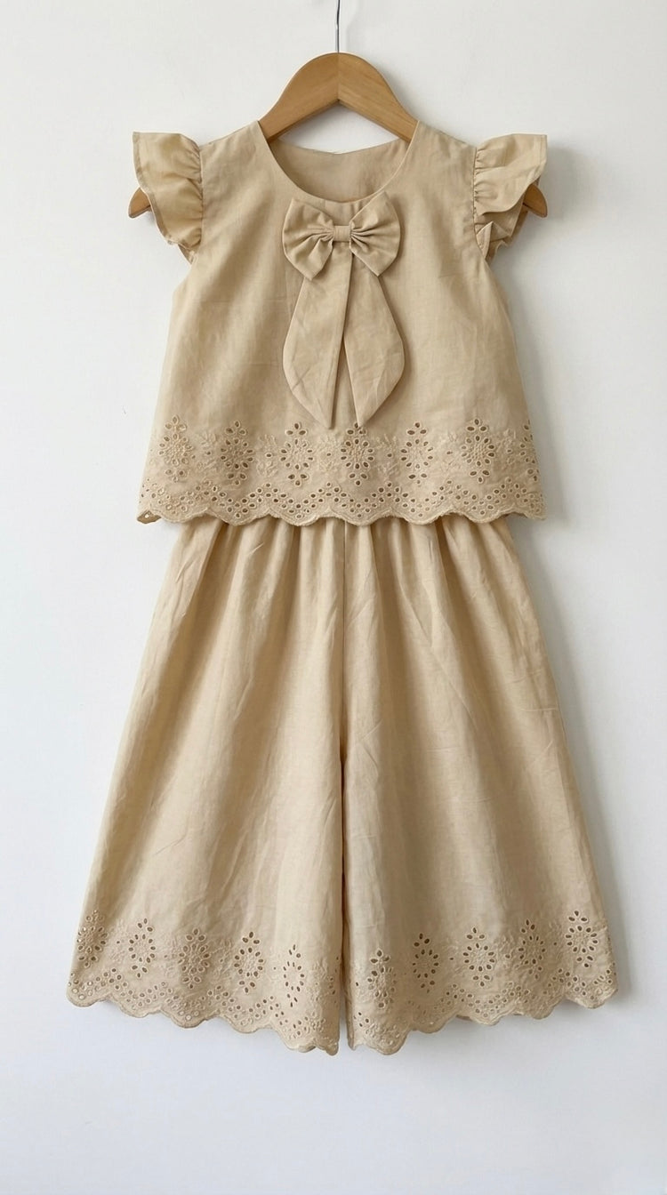 The beige chikankari set ec26