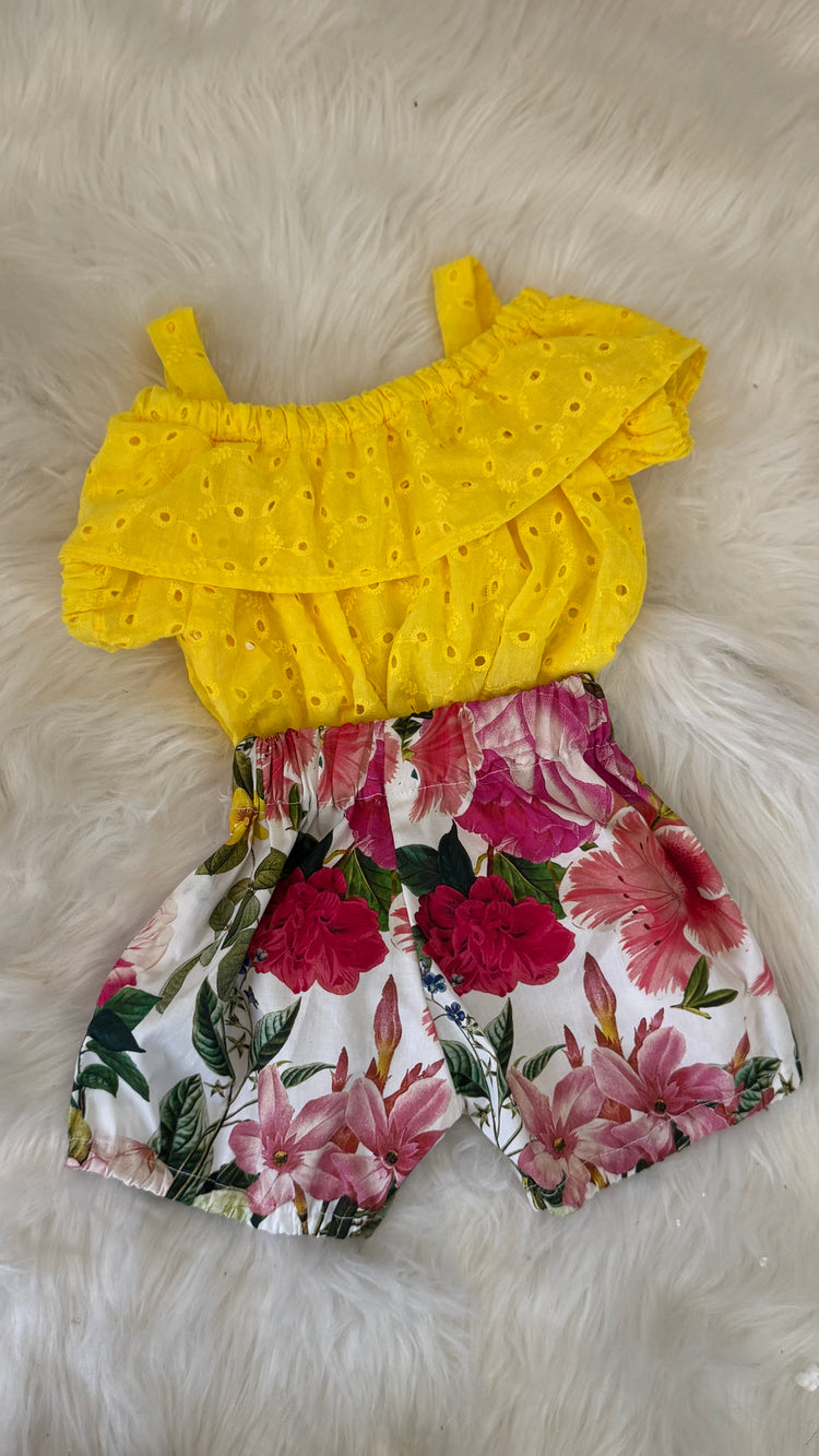 The Rosette chikankari Set