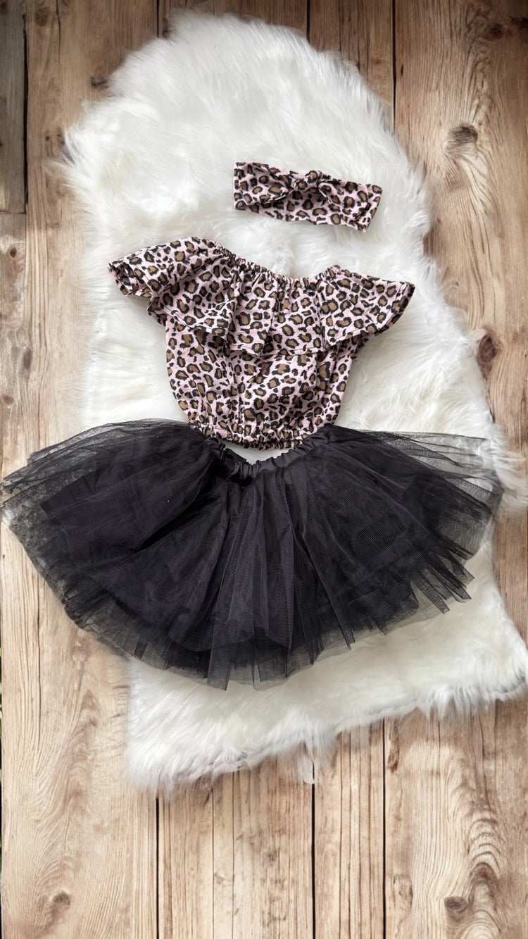 The leopards skirt set