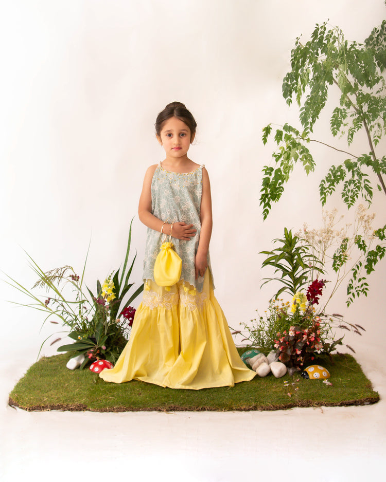 The Daffodil Gharara set eac26