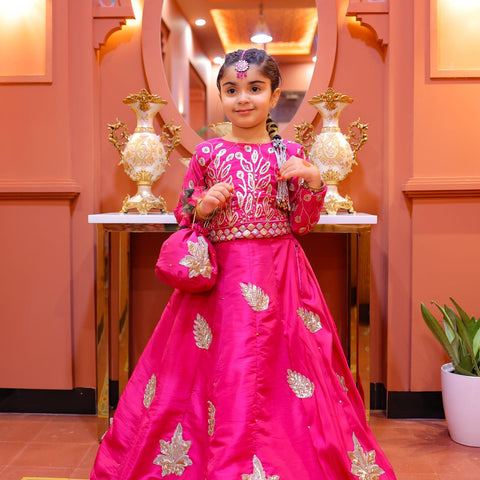 The noor-e-nazar lehenga set (shocking pink)
