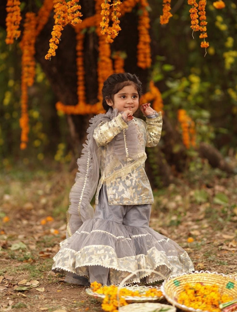 Kanwal Gharara set
