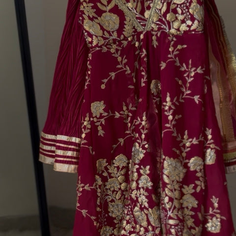 The Zayna lehnga set