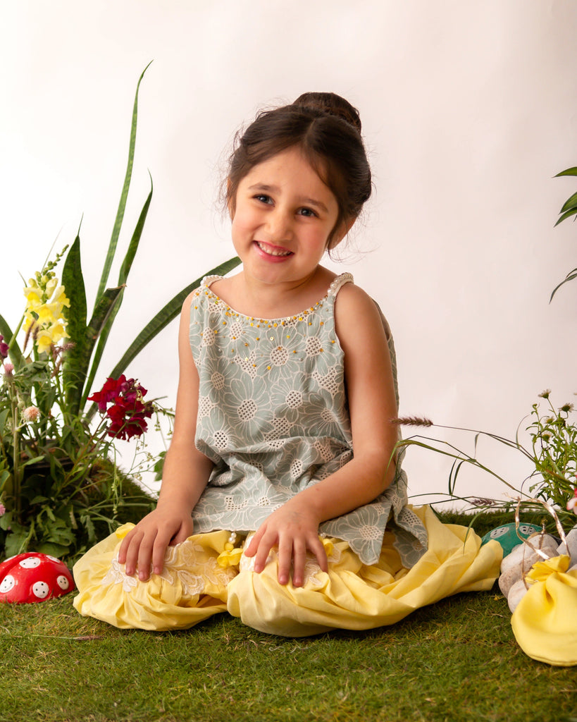 The Daffodil Gharara set eac26