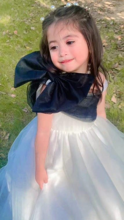 Black o White Bow tail dress