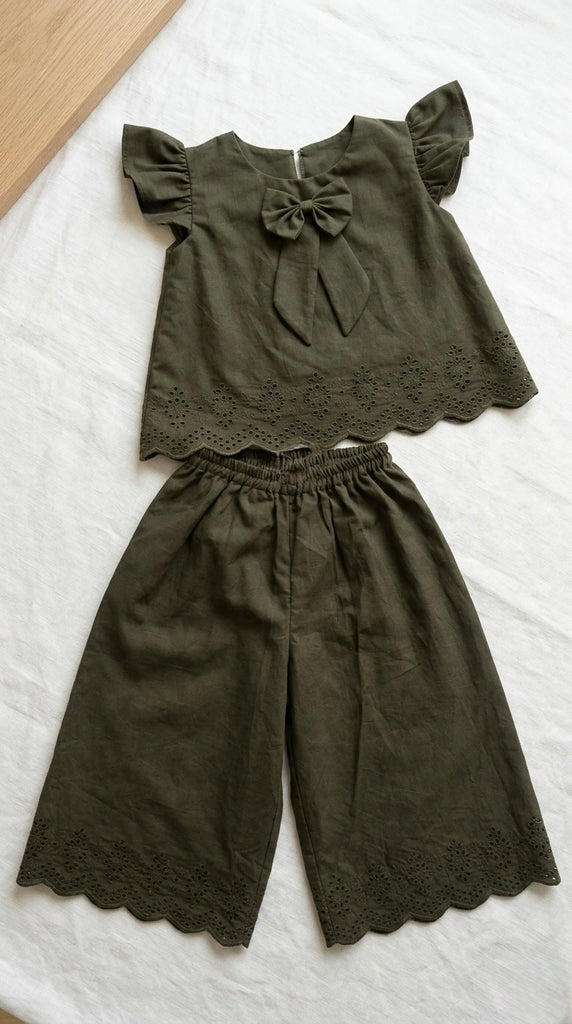 The olive chikankari set ec26