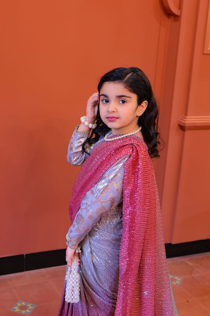 The Tabasum multitoned saree set(baige and red)