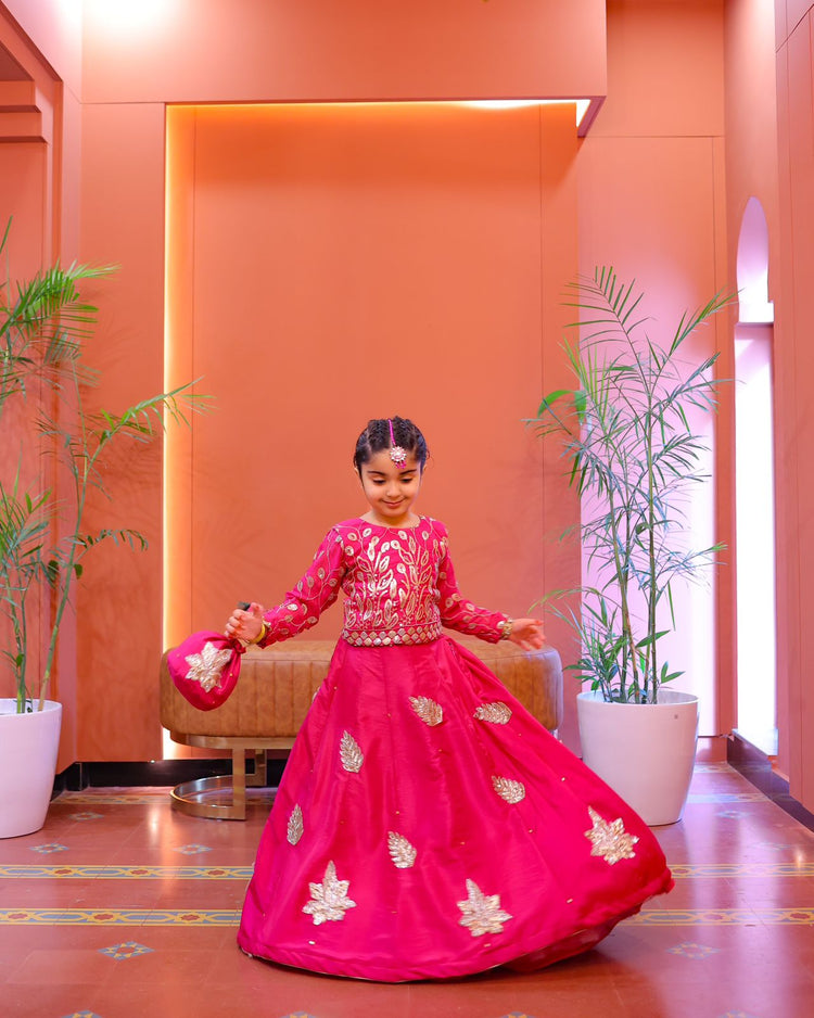 The noor-e-nazar lehenga set (shocking pink)