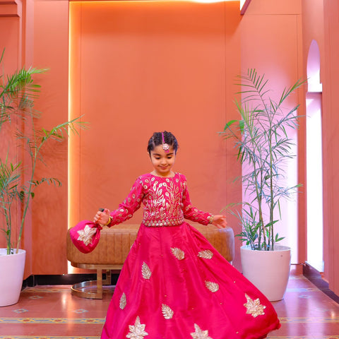 The noor-e-nazar lehenga set (shocking pink)