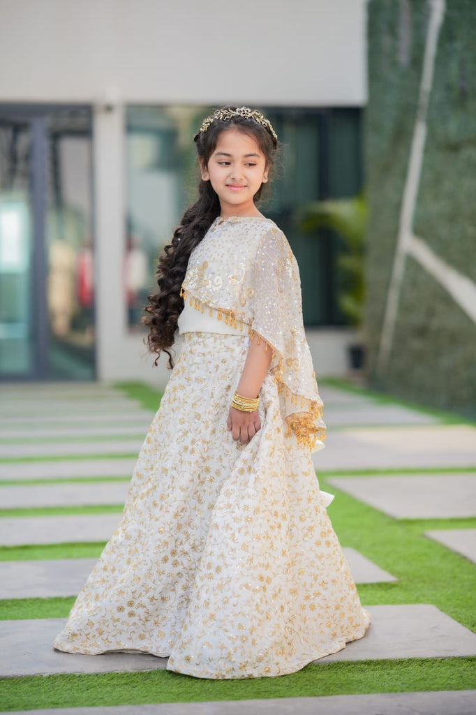 The white gagan lehenga set