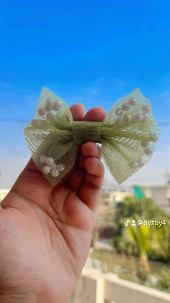 BEADED BOW