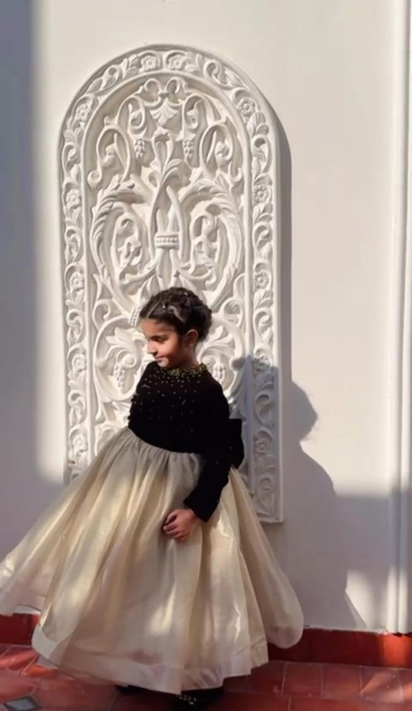 The Narnia black frock