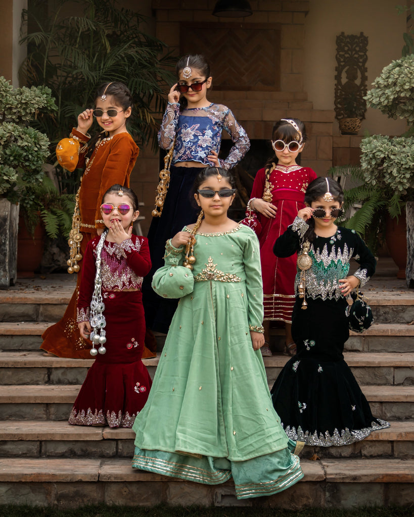 The gul-e-abi velvet lehenga set