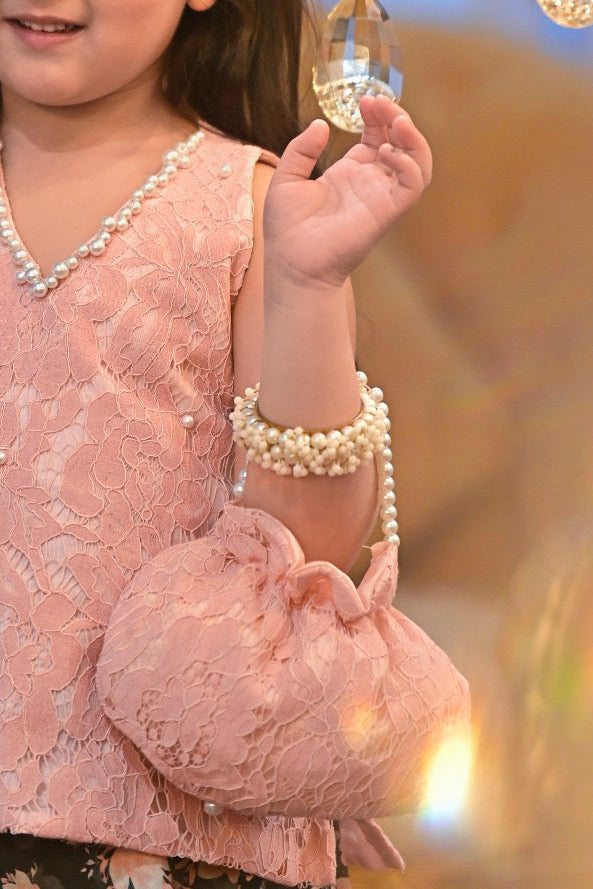 The chantille peach potli ec26